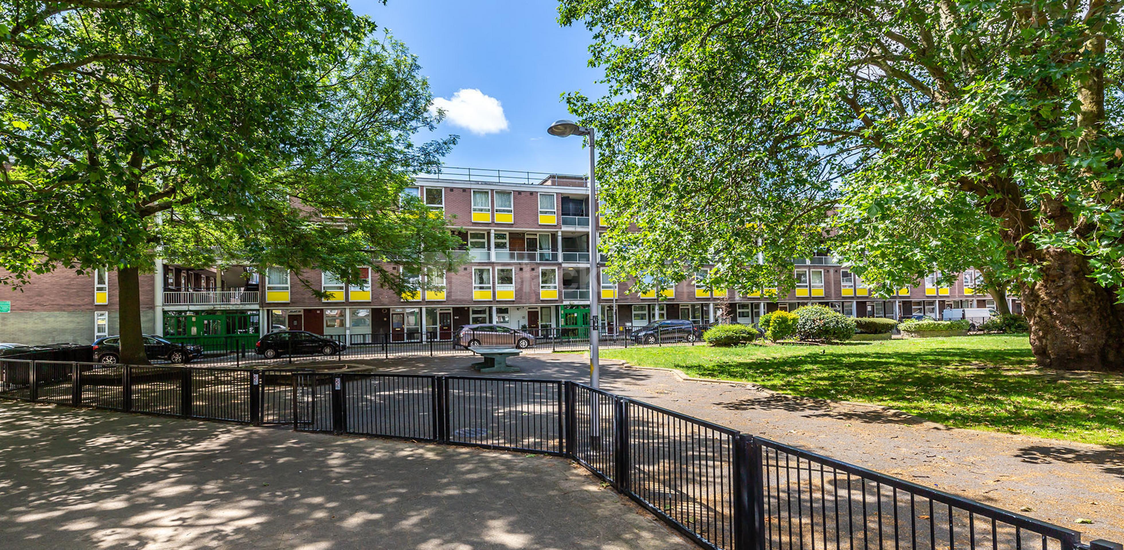 			1 Bedroom, 1 bath, 1 reception Flat			 Clarence Gardens, Euston NW1